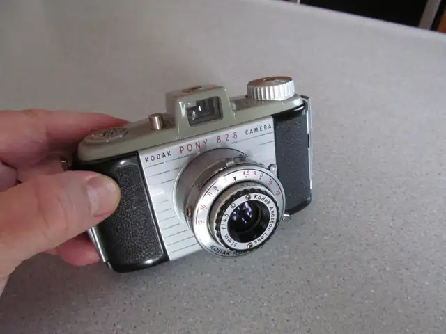 VINTAGE KODAK PONY 828 35 MM FILM CAMERA