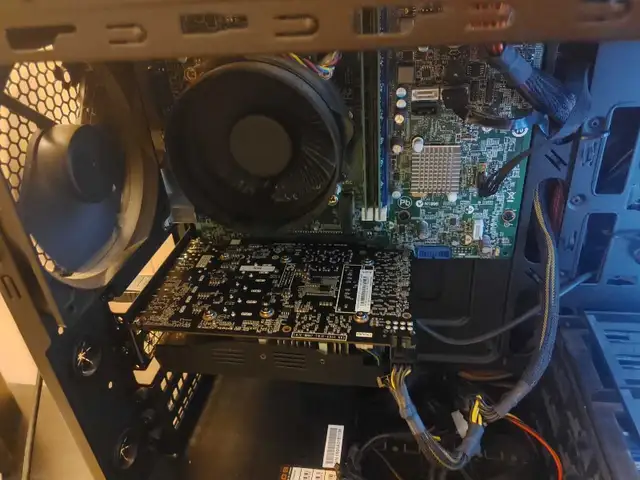 PC mid-range in Desktop Computers in Portage la Prairie - Image 9