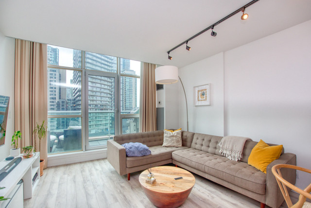 Summer rental 1 bed 2 bath loft downtown Toronto in Short Term Rentals in City of Toronto