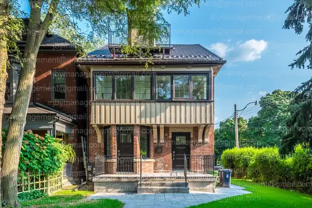 Bright, modern 2-bedroom apartment in Annex