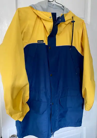 Far West Women’s Medium-Large Gortex Jacket, View more