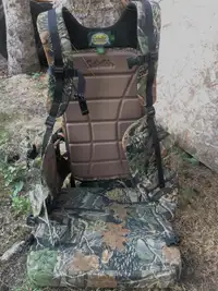 Turkey hunting vest