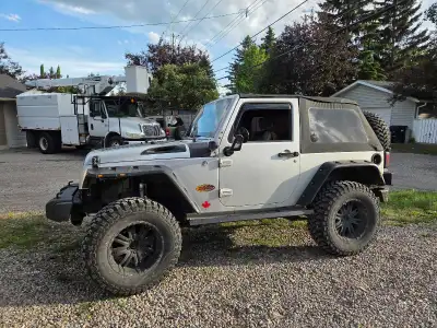New Center Force Clutch,short throw shifter, tires very good, good windsheild. Trade for 4x4 truck,...