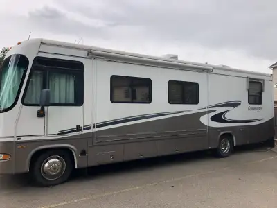 This is a well maintained 2001 Commander RV, offering a smooth ride and all the comforts of home on...