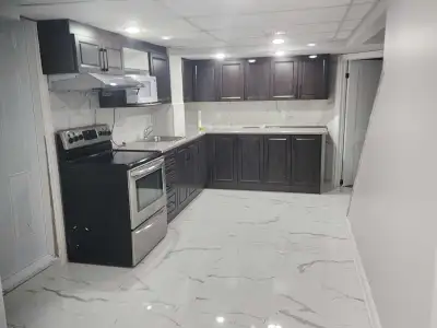 LOCATION,LOCATION,LOCATION: BOVAIRD/410 - 2 MINS TRINITY COMMON - 2 MINS BRAMPTON CIVIC HOSPITAL - 5...