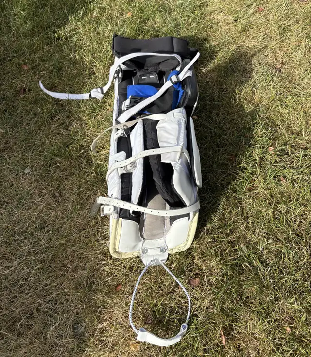 Bauer Goalie Pads in Hockey in Calgary - Image 5