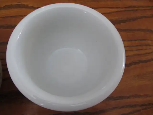 Corelle Coordinates Callaway Green Ivy Nested Mixing  Bowls Set in Kitchen & Dining Wares in Oakville / Halton Region - Image 5