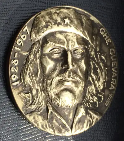 SUBERBE MÉDAILLE DE CHE GUEVARA - LA PLUS BELLE DES MÉDAILLES DU CHE - 6 CM - 108 GR. = BRONZE - TRÉ...