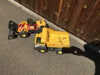 BIG METAL TONKA TOY TRUCK AND PAYLOADER
