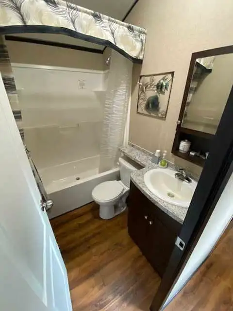 Park Model Trailer near Goderich in Park Models in Grand Bend - Image 7