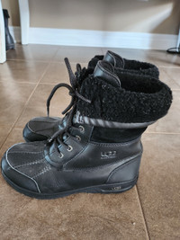 Youth Ugg Winter Boots / Bottes d'hiver Ugg enfants