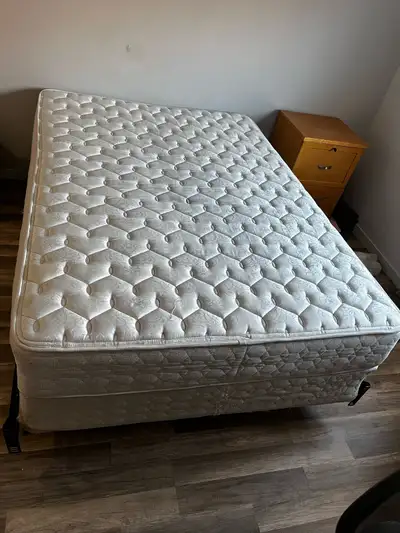 Matelas + sommier + base de lit double, View more
