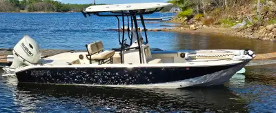 A rare opportunity to own a fully optioned, premium 2019 Carolina Skiff 24 Ultra Elite center consol...