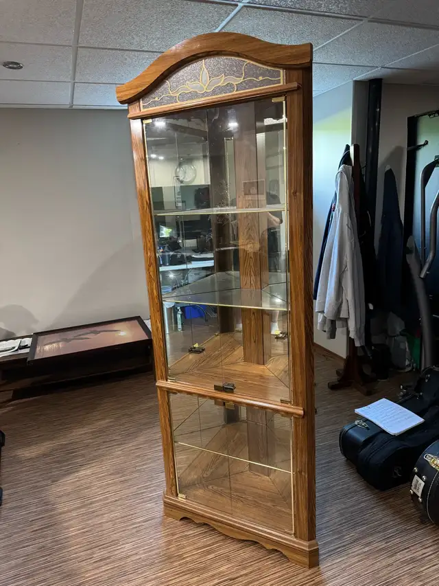 Glass China Corner Cabinet in Hutches & Display Cabinets in Winnipeg - Image 4