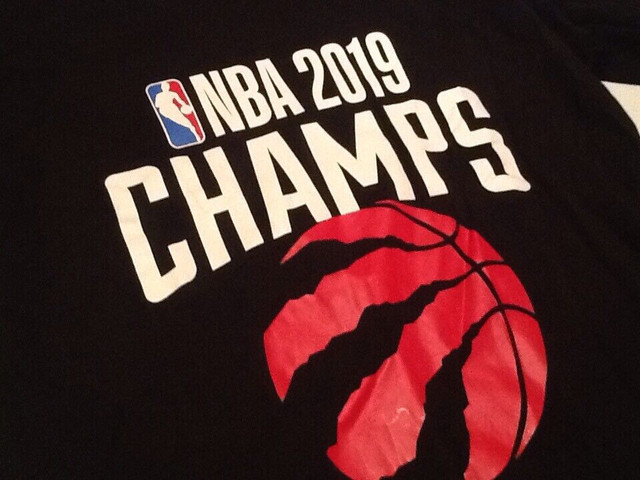 Toronto Raptors NBA 2019 Champs Tee Shirt in Basketball in Oshawa / Durham Region
