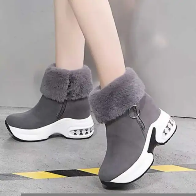 Bottes d'hiver in Women's - Shoes in City of Montréal - Image 5