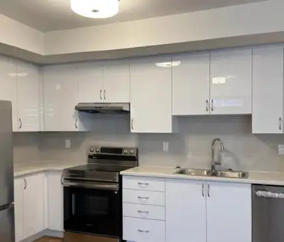 Free WiFi New Small Room All In Share kitchen 2 bath 1 shower Near at Walmart, RBC, Scotia ANDCIBC b...