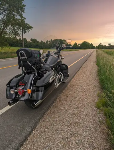 Yamaha Royal Star Tour Deluxe Fully loaded with extras (quick release windshield, quick release siss...