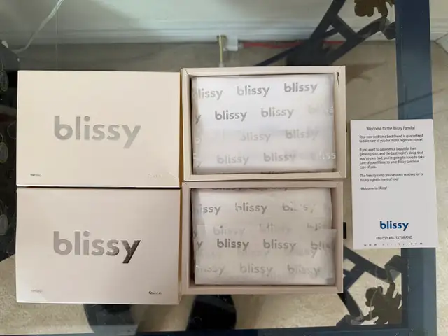 Blissy Mulberry Silk Pillowcases - Queen x2 in Bedding in Markham / York Region - Image 4