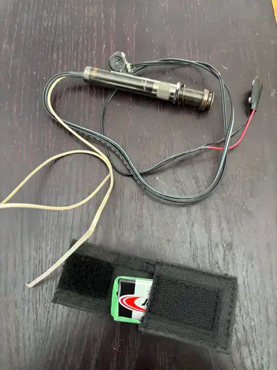 LR Baggs element under saddle pickup woth volume control. Works great. Came out of my Gibson J45 whe...