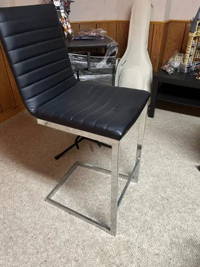 Modern bar stool / counter chair – great condition, View more