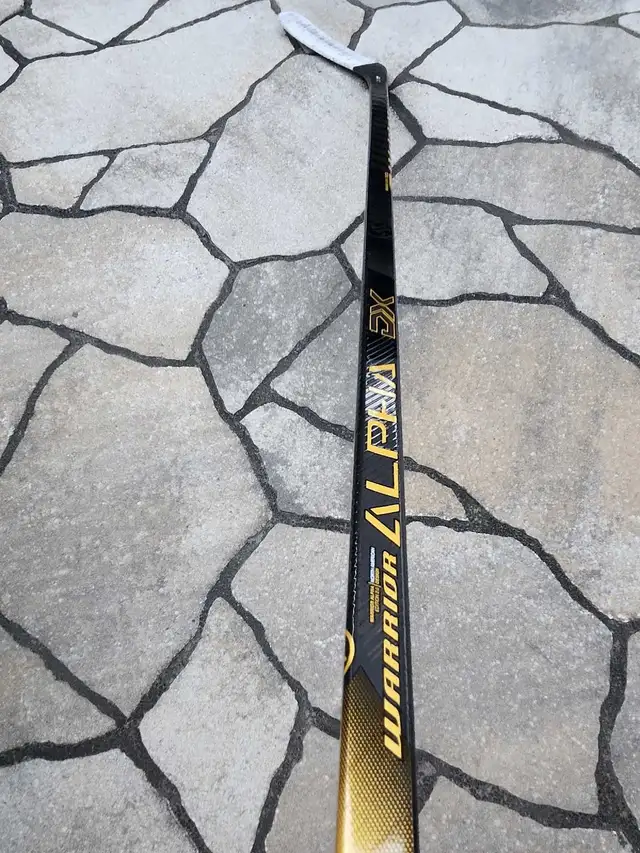 Warrior Alpha DX Gold Junior Hockey Stick 50 Flex in Hockey in Ottawa - Image 7