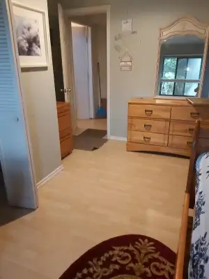 ROOM FOR RENT in Guildford Surrey Cross streets 152 and 96 Avenue Close to absolutely everything, Gu...