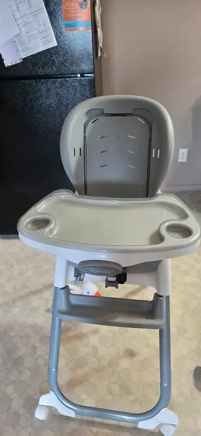High chair, 4 toddlers and babies. We have used it for our daughter since she was six months old It...
