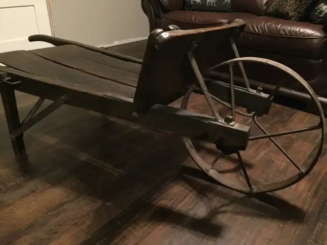 Antique wheelbarrow/coffee table for sale! in Coffee Tables in Sarnia - Image 6