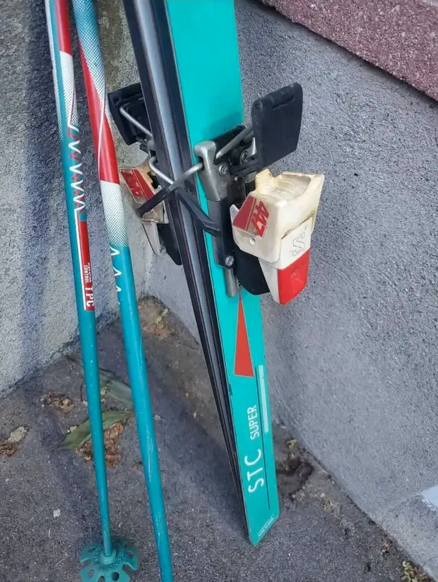 SOLOMON SKIS BOOTS AND POLES in Ski in Brantford - Image 3