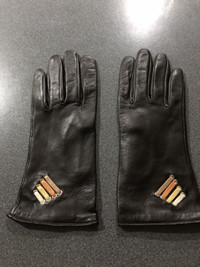 Women’s Danier Leather Gloves