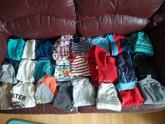 Lot de vêtements garçon 12 mois dans Vêtements - 12 à 18 mois  à Sherbrooke - Image 3