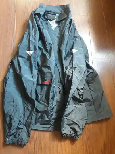 Tourmaster rain coat sz medium, like new