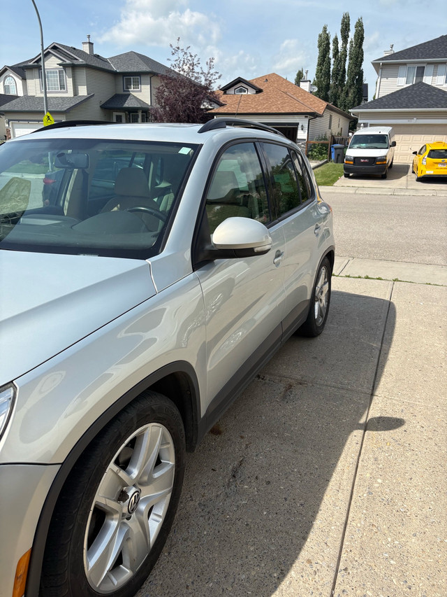 2009 Volkswagen Tiguan  in Cars & Trucks in Calgary - Image 2