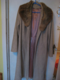 Fur collared lady's coat - REDUCED