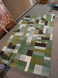 High quality wool rug EQ3 5'x8'