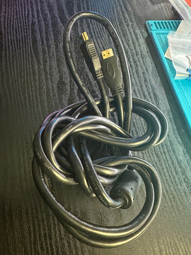 Long 3M HDMI Cable in Cables & Connectors in Edmonton