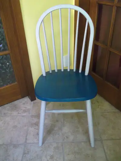 Chaise restaurée., View more