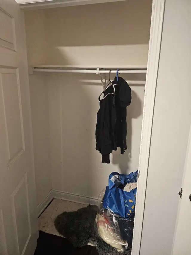 Room for Rent Mississauga  in Room Rentals & Roommates in Mississauga / Peel Region - Image 6