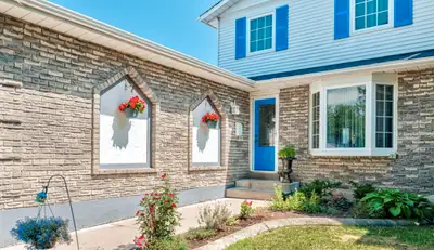 3BR:  2+1 Bath;  Detached; Dundas St & Guelph Line