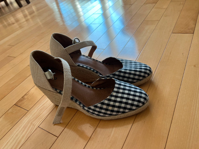 "Susina" Size 8 Wedge Heels / Sandals in Women's - Shoes in Kingston