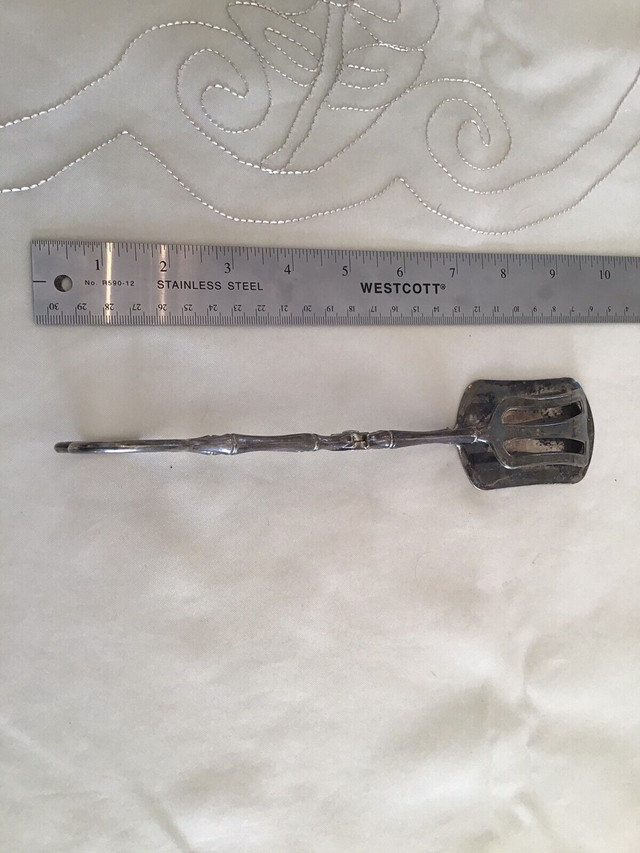 Silver cake server in Kitchen & Dining Wares in Ottawa - Image 3