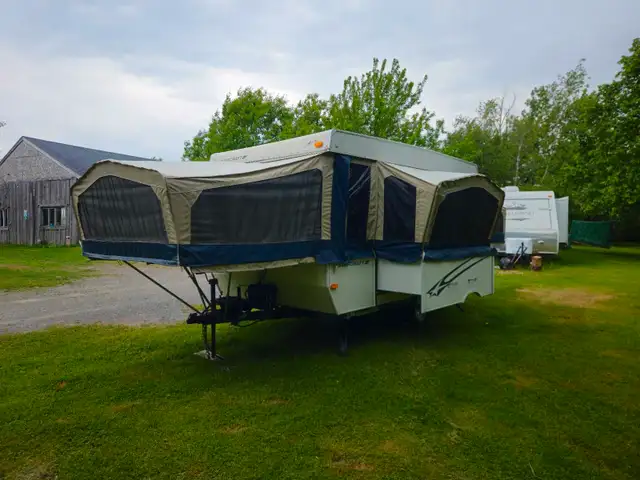 2009 Starcraft Pop Up with Slideout in Travel Trailers & Campers in New Glasgow - Image 3