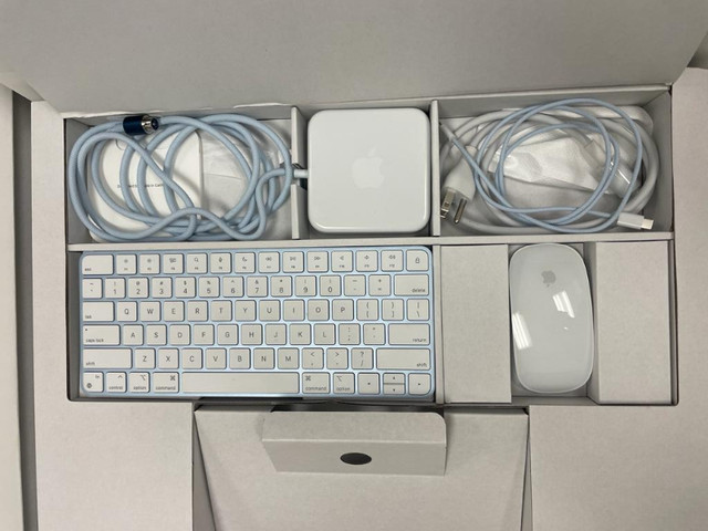 Apple iMac 24" M1 8GB 256GB (Like New) - Blue - Warranty 2024 dans Ordinateurs de bureau  à Ville de Montréal
