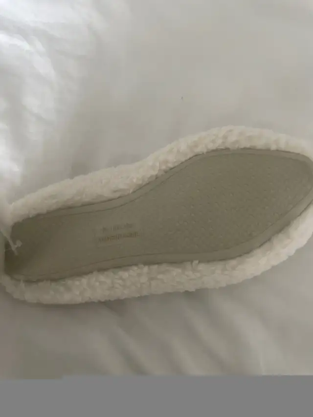 Brand new Nestwell slippers  in Men's in Calgary - Image 4