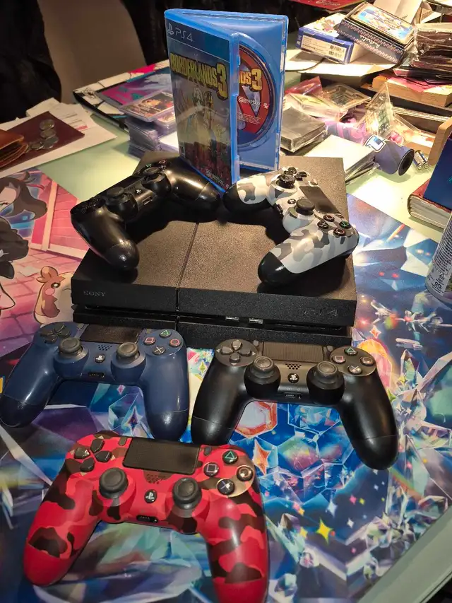 Used PS4 with controllers and cables634176548780831218