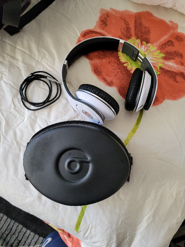 Monster Beats Studio Headphones Designed By Dr. Dre White Écouteurs