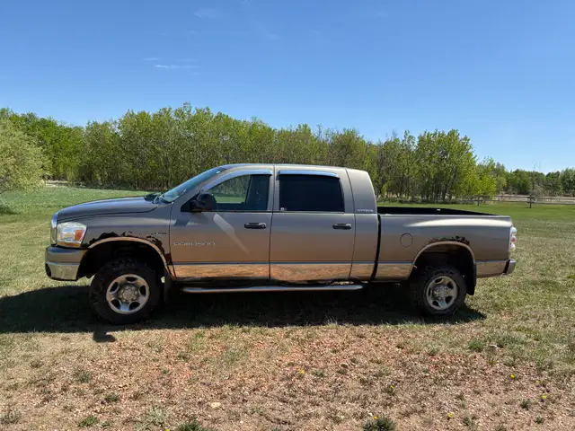 Dodge Ram 1500 Mega Cab