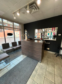 Salon de coiffure à louer / Hair salon for rent