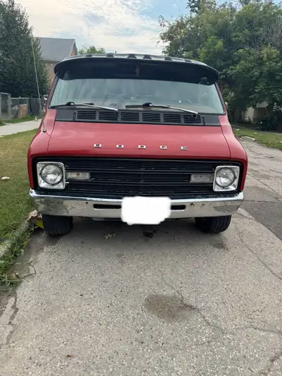 1977 Dodge Tradesman 100 shorty boogie van. 318 four barrel, standard 4 speed transmission ( very ra...